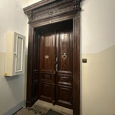 Chic Retreat On Skorepka Street شقة