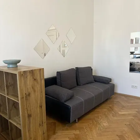 Appartement Chic Retreat On Skorepka Street