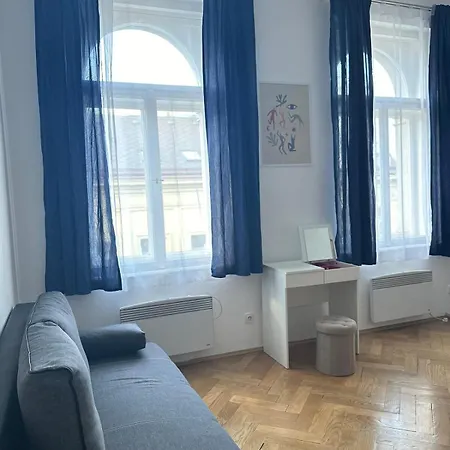 Chic Retreat On Skorepka Street * Prag